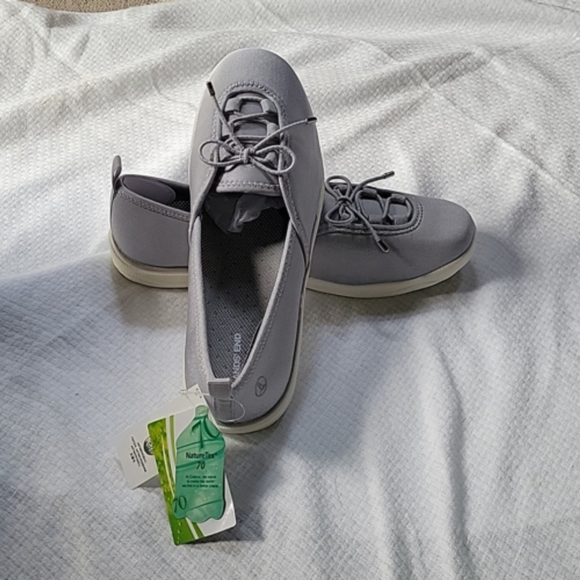 Land's End Light Gray Water Shoes Slip-on Size 8B NWT - Picture 2 of 7